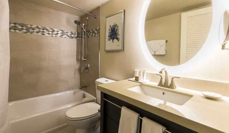 Aston Waikiki Beach Tower - Two Bedroom Parital Ocean View Room Washroom